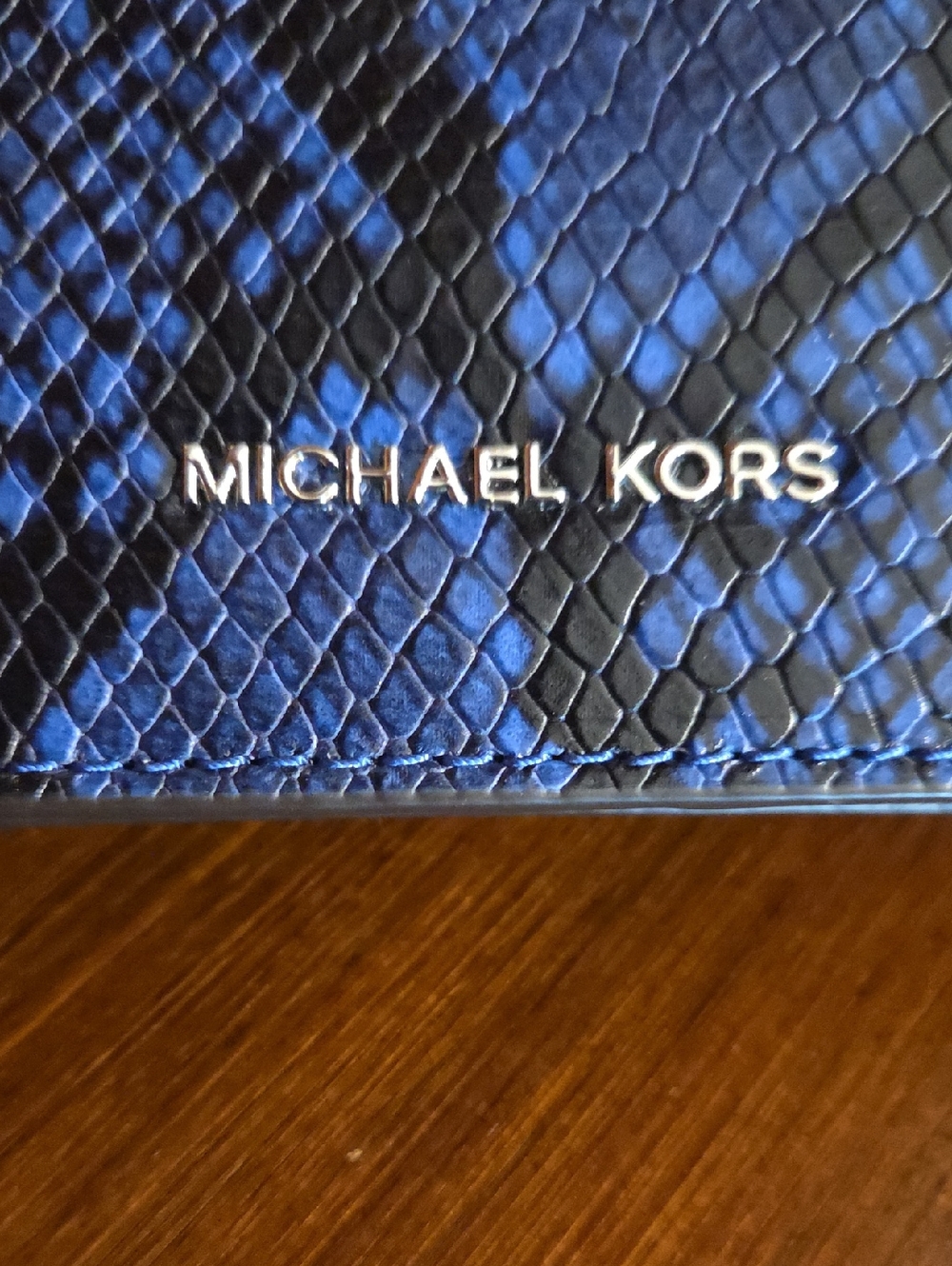 Michael Kors Ellie MD Shoulder Clutch Snake Print Handbag EUC - Picture 16 of 16
